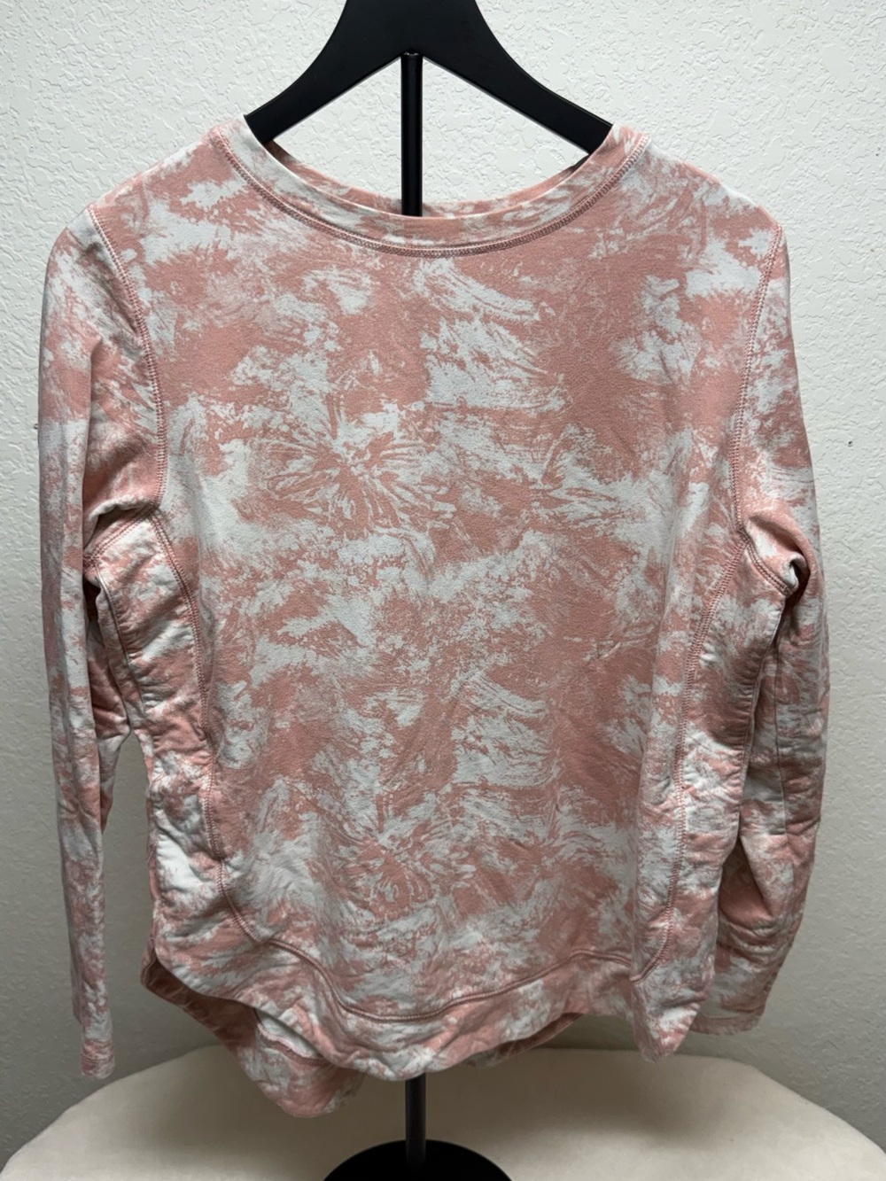 zuda Pink and White Tie-Dye Crewneck Sweatshirt